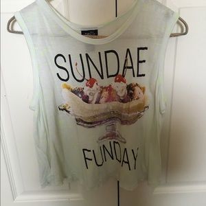 Sleeve-Less muscle tee