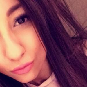 Meet your Posher, Adrienne