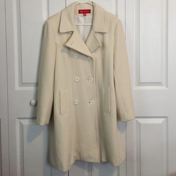 Winter coat (off white)