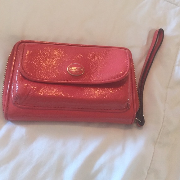 Coach Handbags - Coach wristlet/wallet