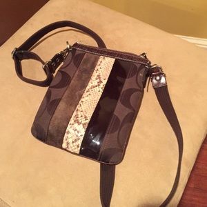 Coach Signature Crossbody Shoulder Bag Purse