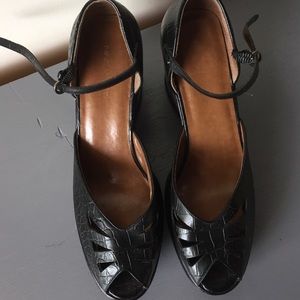 Nine West black platform shoes, synthetic upper