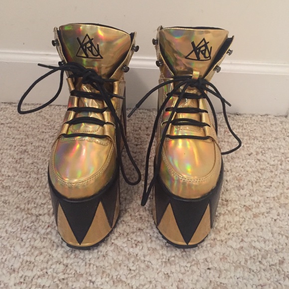 Gold Yru platforms size 7