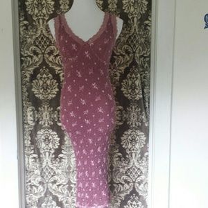 Lace form flattering dress