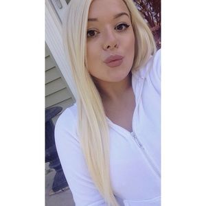 Meet your Posher, Caitlin