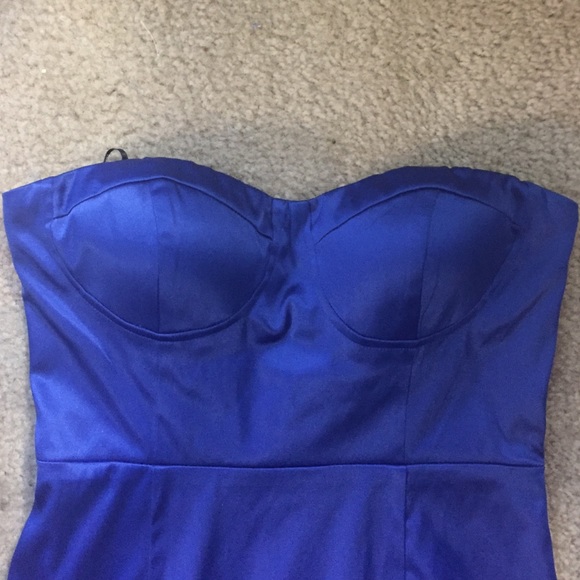 PRE OWNED•Forever 21 Strapless Royal Blue Dress - Picture 2 of 4