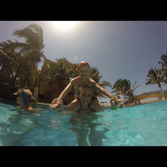 Meet your Posher, Annie - Picture 3 of 3