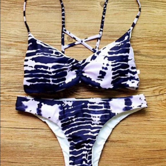 Womans printed spaghetti strap bikini - Picture 3 of 4