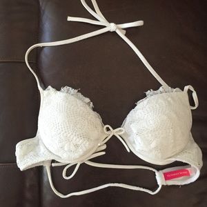 32B Victoria's Secret bathing suit top