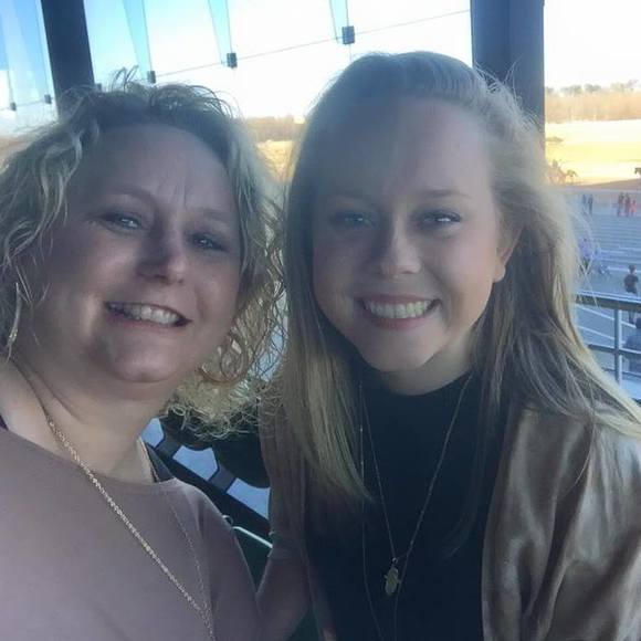 Meet your Posher, Nikki