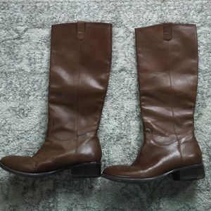 Donald Pliner leather boots