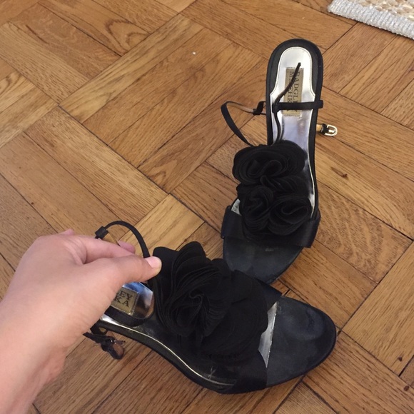 Badgley mischka Randee black satin t strap shoe - Picture 2 of 3