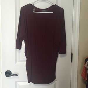Three quarter sleeve light v-neck sweater