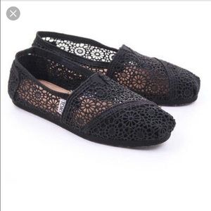 Black crochet toms size 8