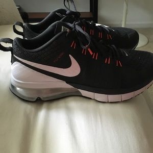 Nike Air Max Trainer 1, Black and White