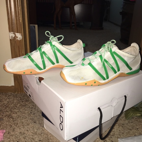 Reebok mesh tennis shoes