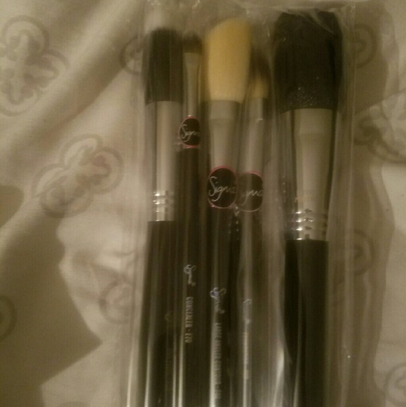 Sigma Beauty - Picture 3 of 3