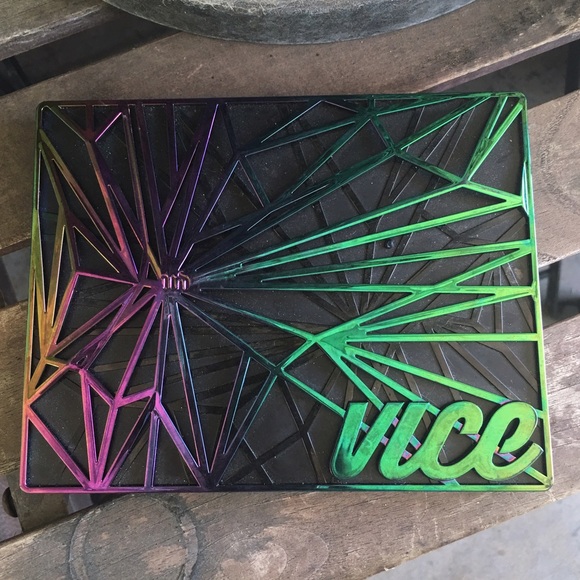 Urban Decay Vice 4 Palette - Picture 1 of 2