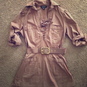 Bebe brown/tan lace up top