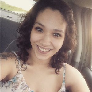 Meet your Posher, Danielle