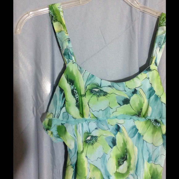 Teal and green flowered asymmetrical top - Picture 2 of 4
