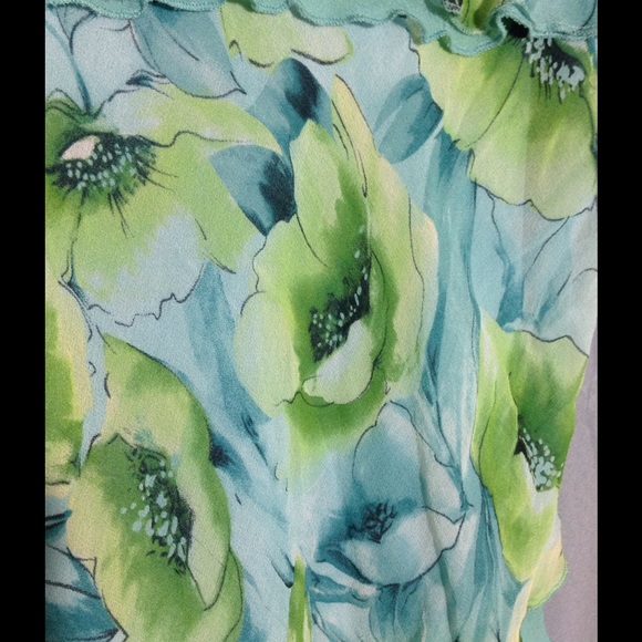 Teal and green flowered asymmetrical top - Picture 3 of 4