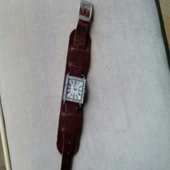 Geneva fashion crystal watch, brown leather