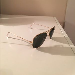 Ray-Bans aviators