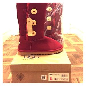 Brand New Button Classic Tall RED Ugg Boots