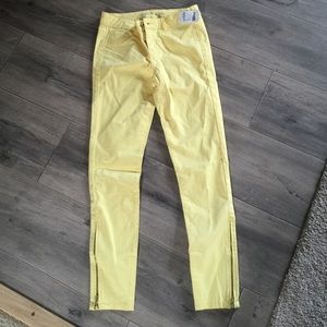 Light yellow skinny jeans