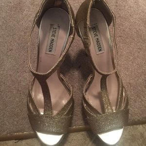 Steve Madden sparky gold pumps