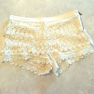 Cream lace shorts!