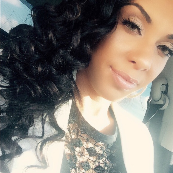 Meet your Posher, Cash