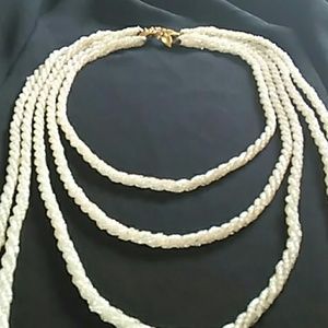 ⭐Beautiful Vintage Beaded Necklace