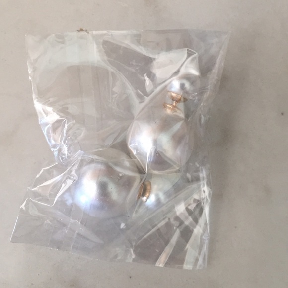 Last one! Faux pearl double sided earrings - Picture 4 of 4