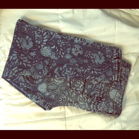 NWOT Paisley Floral Jeans🌸