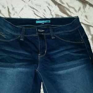 Skinny  medium wash stretch jean