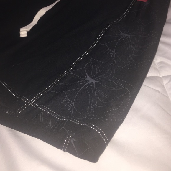 R.E.D Women's Impact Shorts - Picture 2 of 3