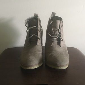American Eagle taupe ankle booties