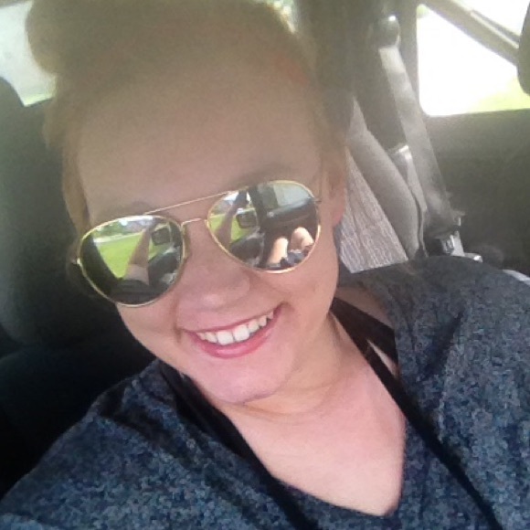 Meet your Posher, Michaela - Picture 1 of 1