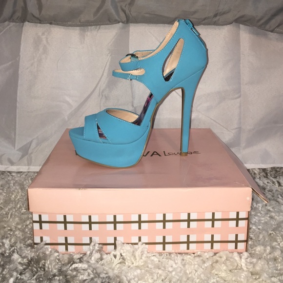 BRAND NEW HEELS.