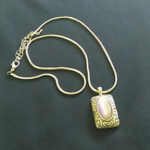 ✨Lavender Cat's Eye Necklace