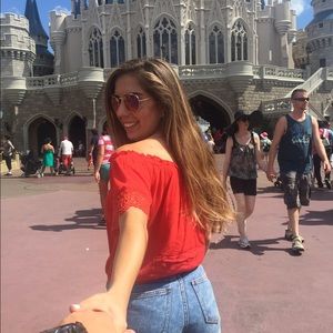 Meet your Posher, Adriana