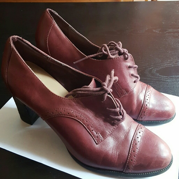 Heeled oxfords