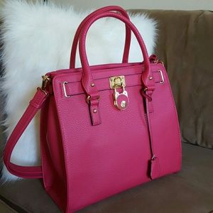 ***SOLD**** Gorgeous, bright pink tote
