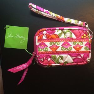 ❗️Reserved❗️NWT Vera Bradley Tech Case