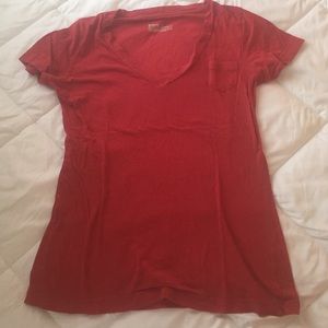 red tee
