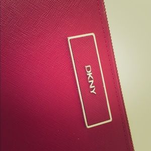 DKNY zip around wallet