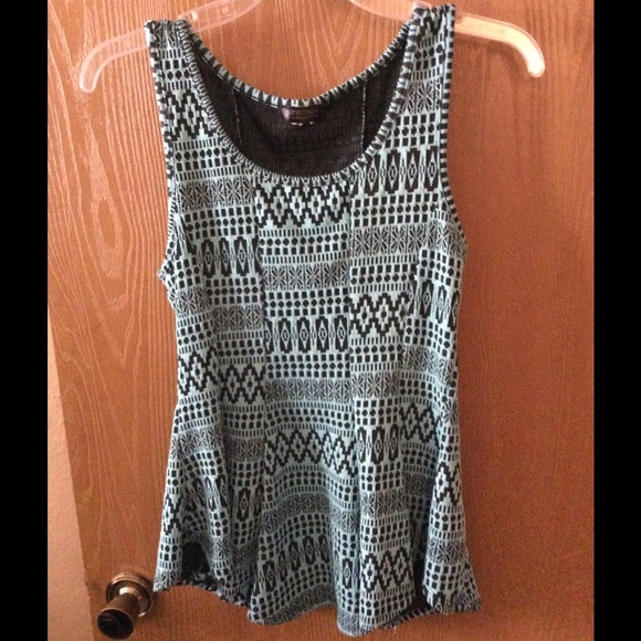 Tribal Sign Tanktop - Picture 1 of 2
