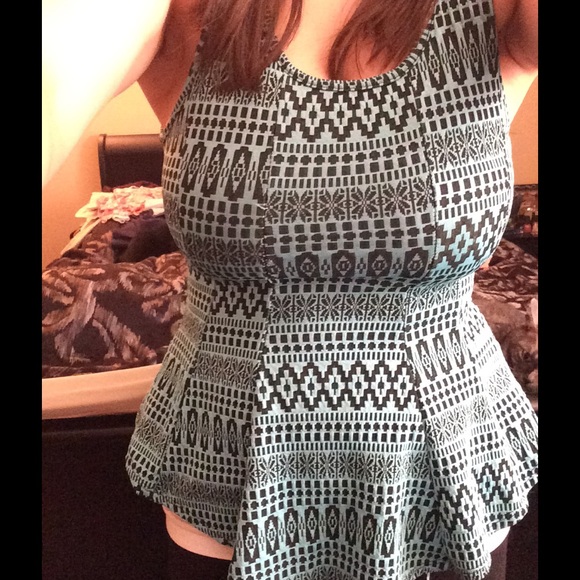 Tribal Sign Tanktop - Picture 2 of 2